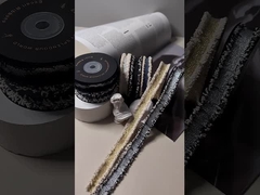 Küçük kokuşmuş çiçekli kenarları olan Koreli çok renkli kurdele, kürk ve kaba kenarları, giyim aksesuarı