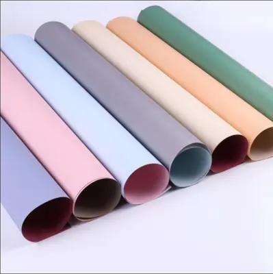 İyi bir fiyat. 50 Renkten Fazla Plastik Çiçek Sarma Kağıdı 58*58cm Ouya Sabun Sarma Kağıdı çevrimiçi