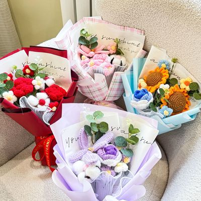 satın al 520 Anneler Günü Buketi Yünlü Dikişli El Yapımı Çiçekler Mezuniyet Mevsiminde Çevrimiçi üretim