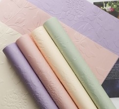 İyi bir fiyat. Özel düzenlemeler için Moda 3D Relief Rose Relief Art Çiçek Paketleme Kağıdı çevrimiçi