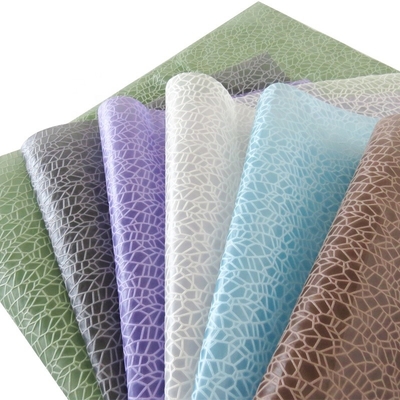 satın al 100% Polyester 85GSM 3D Kabartmalı Hediye Paketleme Kağıdı 60 Sq Ft Paketleme Kağıdı online manufacture
