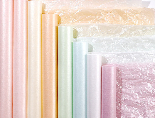 İyi bir fiyat. Birçok Tasarımda Kağıt Ve Plastik Malzemeli Lüks Çiçekçi Ambalaj Kağıdı çevrimiçi