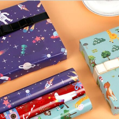 İyi bir fiyat. Dijital Baskı Teknolojisi Hediye Paket Kağıt Rulo Mat Yüzey Finish ile çevrimiçi