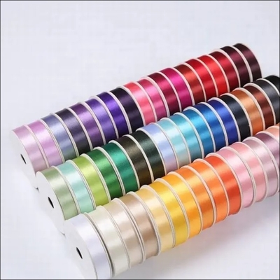 İyi bir fiyat. Polyester Dekorasyon Hediye Kurdele 10mm 100mm Noel Paketleme için Özel Rulo Saten çevrimiçi