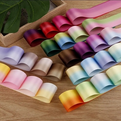 İyi bir fiyat. Polyester- pamuk baskı bant saç yayları hediye ambalajı ve çiçek aksesuarları için malzeme çevrimiçi
