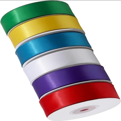 İyi bir fiyat. Toptan Fabrikası Liston Satin Ribbon Roll Solid Color Decorative Polyester Ribbon Tapes for Gift Wrap (Hediye Dolabı için Katı Renkli Dekoratif Poliester Ribbon Teypler) çevrimiçi