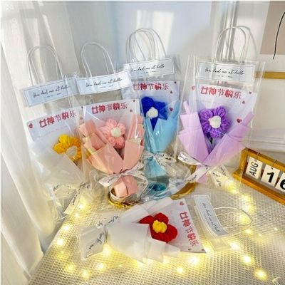 İyi bir fiyat. Bitmiş Şeffaf Hafif Ambalaj Çantası Plüş Çiçekler Buket Çeşitlilik Kuklalar Büyük Puff Buket Kadın Günü Hediyesi çevrimiçi