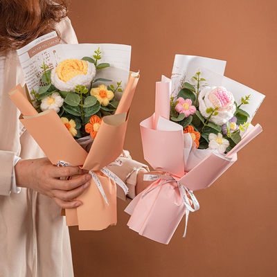 İyi bir fiyat. El örgüsü gül çiçeği buketi - El sanatı iplik çiçek düzenlemesi çevrimiçi