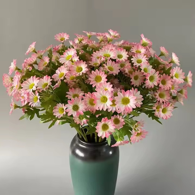 İyi bir fiyat. Marguerite Flower Daisy Buket İpek Yapay Daisy Çiçekler Sevgililer Gülü Düğün Dekoru Camomile çevrimiçi