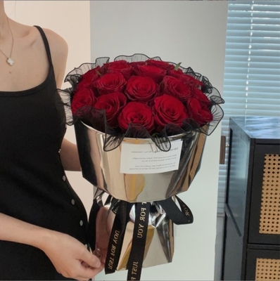 İyi bir fiyat. Kalınlaştırılmış Su geçirmez Gümüş Paket Kağıdı çevrimiçi