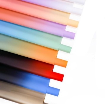 İyi bir fiyat. Moda 57 * 57cm Su geçirmez Renkli Çiçekli Çiçekli Paket Kağıdı Paketleme İhtiyaçları için çevrimiçi
