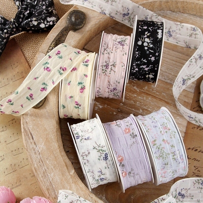 İyi bir fiyat. Saç Aksesuarları Kullanım DIY için Polyester Baskılı Çiçekli Kenarlıklı Başbandı Yay Kurşunu Saman Şapka Hediye Kutusu Paketlik Kemerleri çevrimiçi