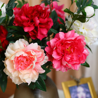 İyi bir fiyat. Simülated Peony Flower Düğün Çince Kırmızı Ev Gelen Dekorasyon Oturma Odası Plastik Ornament Peony Flower Simülated Flower çevrimiçi