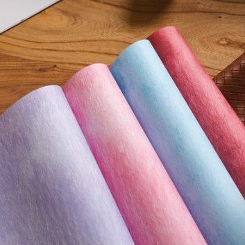 İyi bir fiyat. Çiçekçi ambalajı ve buket ambalaj kağıdı mürekkeple boyanmış dokusu ve geniş renk yelpazesi çevrimiçi