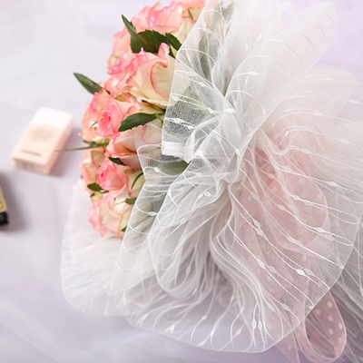 İyi bir fiyat. Şerit Deco Çiçekçi Sarma Kağıdı 50cmx10Y Noktalı Polyester Hasır Rulo çevrimiçi