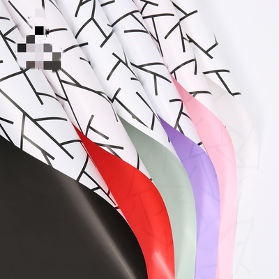 İyi bir fiyat. Çift Taraflı Desenli Plastik Çiçek Çiçekçi Ambalaj Kağıdı 58cm*58cm çevrimiçi